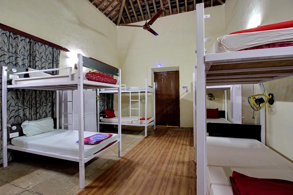 Zostel Goa Hostel Калангуте Екстериор снимка