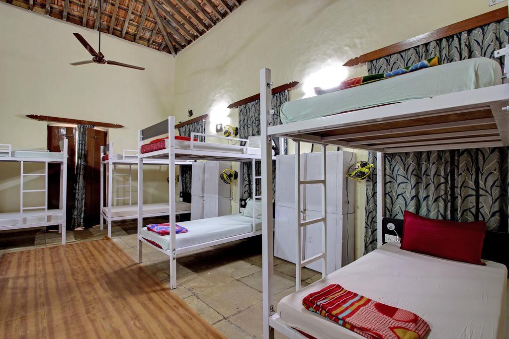 Zostel Goa Hostel Калангуте Екстериор снимка