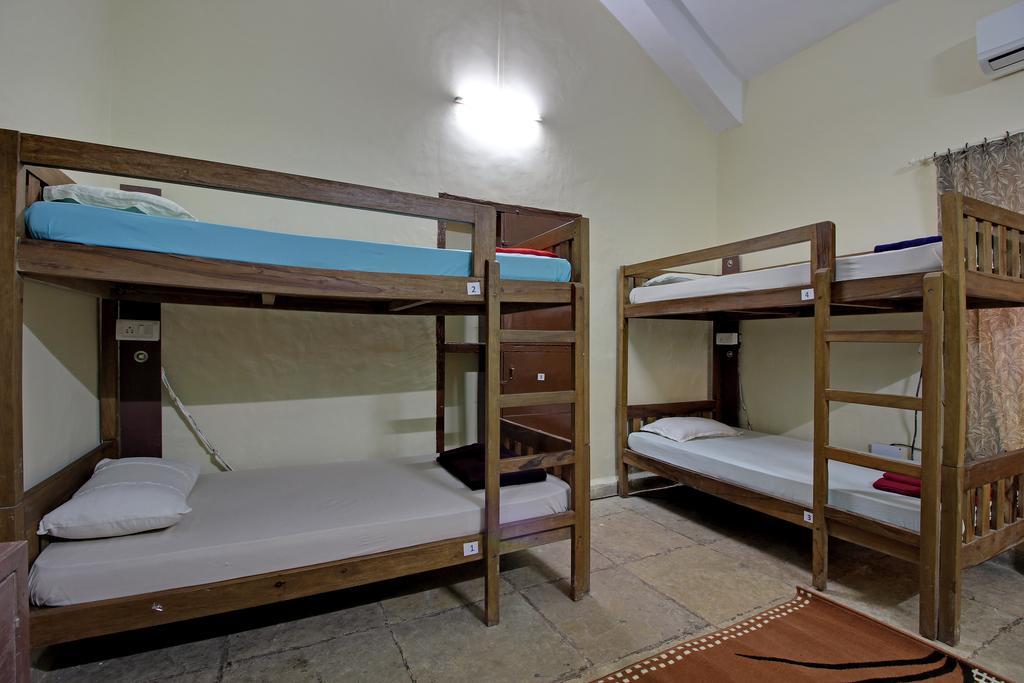 Zostel Goa Hostel Калангуте Екстериор снимка