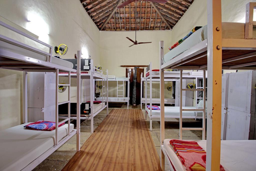 Zostel Goa Hostel Калангуте Екстериор снимка
